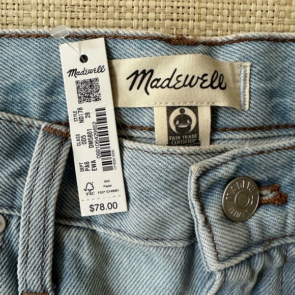 NWT Madewell Relaxed Denim Shorts (Size 28) - Picture 2 of 5